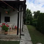 Rozsa Nyaralohaz