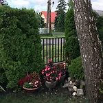Rozsa Nyaralohaz بيت للعطل Balatonboglár