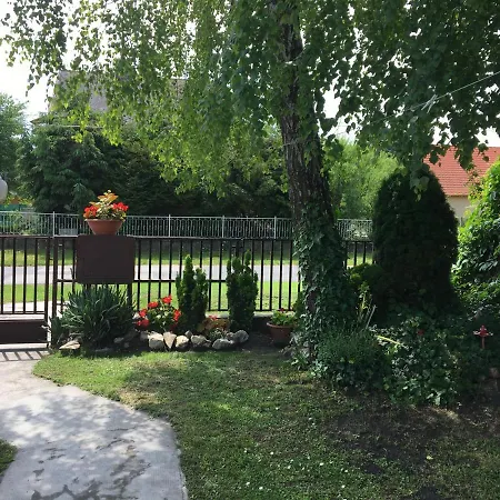 Holiday home Rozsa Nyaralohaz *