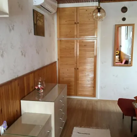 Holiday home Rozsa Nyaralohaz Balatonboglar