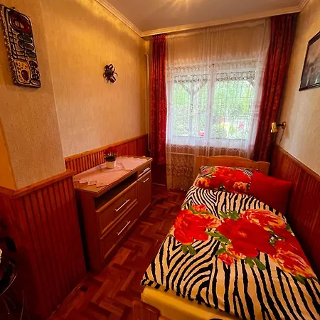 Rozsa Nyaralohaz بيت للعطل Balatonboglár