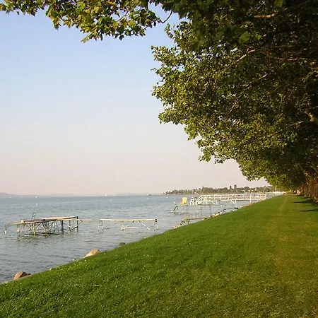 Rozsa Nyaralohaz * Balatonboglár