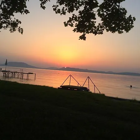 Rozsa Nyaralohaz Holiday home Balatonboglar