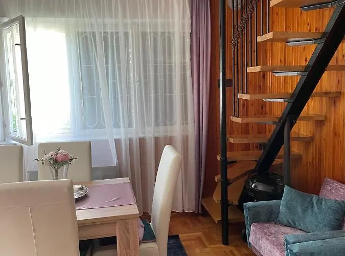 Vakantiehuis Rozsa Nyaralohaz