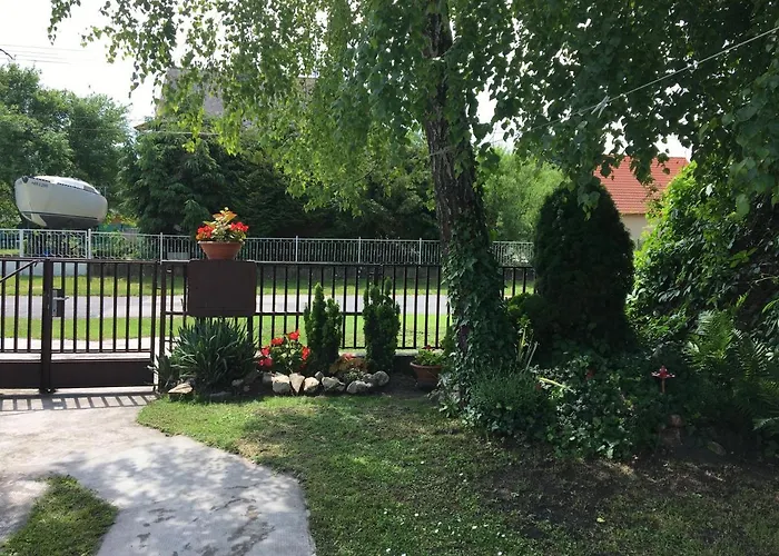 Vakantiehuis Rozsa Nyaralohaz *