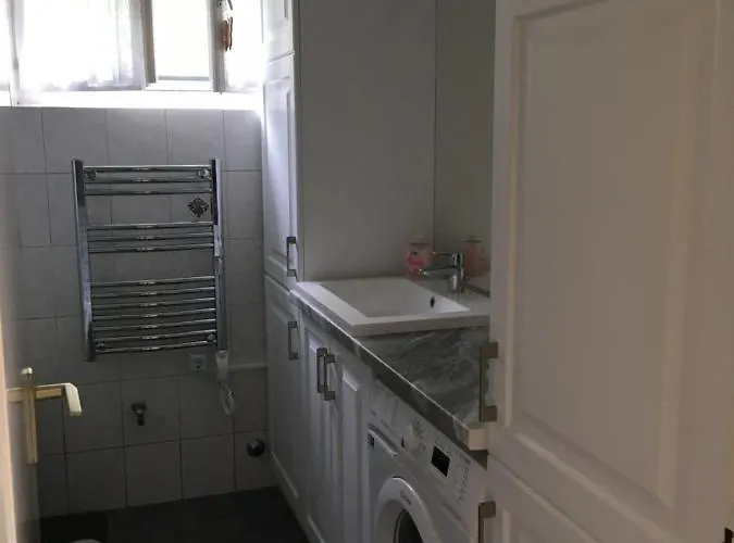 Rozsa Nyaralohaz * Balatonboglár