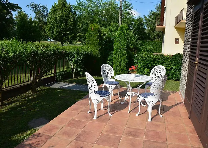 Rozsa Nyaralohaz Balatonboglár