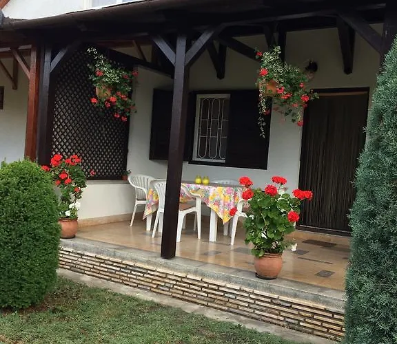 Vakantiehuis Rozsa Nyaralohaz Balatonboglár